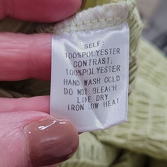 FORE Spring Green Puckered Blouse Size Small - Picture 8 of 9